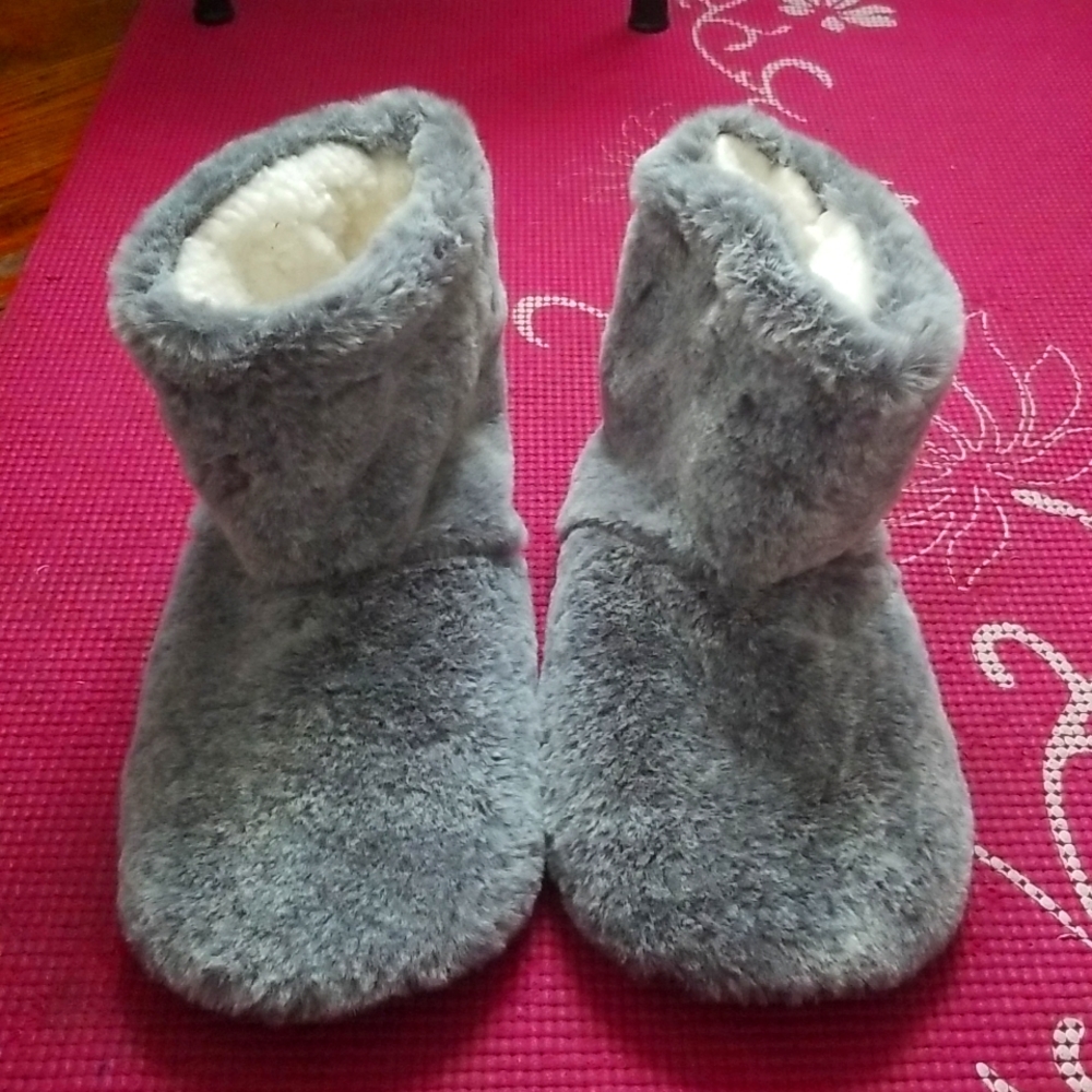 Fur booties 7.5size